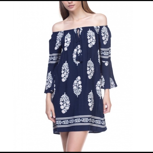 Dresses & Skirts - Peasant dress. 😍 Must have!